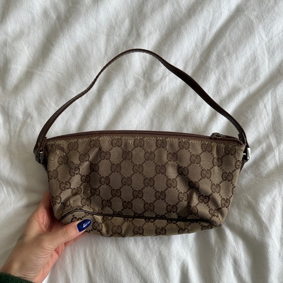 COPY - Authentic Gucci Boat Pochette - Picture 2 of 6
